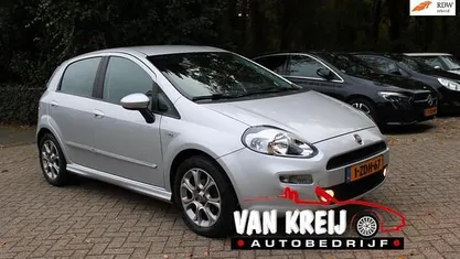Grijs Occasion 2014 Fiat Punto Evo Street Hatchback | € 3.950 (Eerlijke prijs)