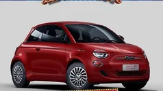 Gebruikt 2025 Fiat 500e Red Hatchback | € 22.888 (Super prijs)