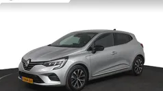 Grijs Gebruikt 2023 Renault Clio V Techno Hatchback | € 17.450 (Eerlijke prijs)