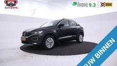 Zwart, metallic lak Gebruikt 2021 VW T-Roc Style SUV | € 18.999 (Eerlijke prijs)