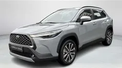 Manhattan grey grijs Nieuw 2025 Toyota Corolla Cross Style SUV | € 44.995 (Eerlijke prijs)
