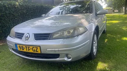 Grijs (metallic) Occasion 2006 Renault Laguna GrandTour Stationwagen | € 480 (Eerlijke prijs)
