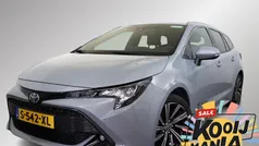 Grijs, metallic lak Gebruikt 2023 Toyota Corolla Stationwagen | € 28.300 (Eerlijke prijs)