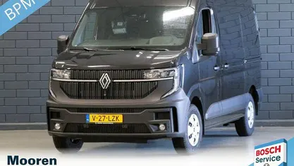 Zwart (metallic) Nieuw 2025 Renault Master Van | € 45.950 (Eerlijke prijs)