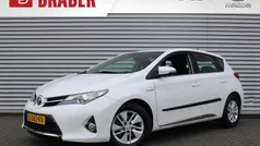 Gebruikt 2015 Toyota Auris Hybrid Hatchback | € 15.295 (Eerlijke prijs)