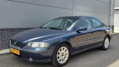 Blauw Gebruikt 2004 Volvo S60 Sedan | € 1.950 (Eerlijke prijs)