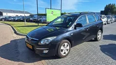 Zwart, metallic lak Gebruikt 2010 Hyundai i30 Dynamiq Stationwagen | € 2.499 (Eerlijke prijs)