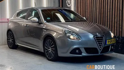 Grijs Gebruikt 2010 Alfa Romeo Giulietta Quadrifoglio Verde Hatchback | € 7.990 (Eerlijke prijs)