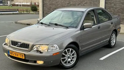 Grijs Gebruikt 2004 Volvo S40 Sedan | € 1.949 (Eerlijke prijs)