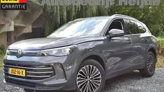 Grijs Gebruikt 2024 VW Tiguan Elegance SUV | € 42.445 (Super prijs)