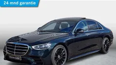 Groen, metallic lak Gebruikt 2024 Mercedes S580 Night Sedan | € 121.995 (Goede deal)