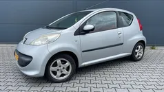 Grijs Gebruikt 2007 Peugeot 107 Urban Move Hatchback | € 1.250 (Eerlijke prijs)