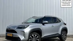 Grijs, metallic lak Gebruikt 2024 Toyota Yaris Cross Limited SUV | € 29.250 (Eerlijke prijs)
