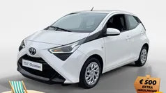 Wit Gebruikt 2021 Toyota Aygo X-play Hatchback | € 13.450 (Eerlijke prijs)