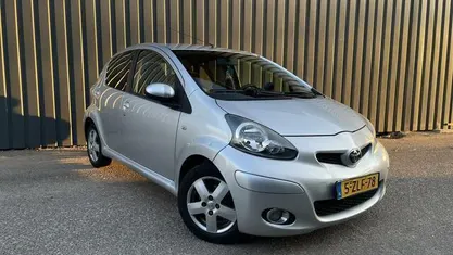 Occasion Toyota Aygo Comfort 68 PK (50 kW) 2011 Grijs Hatchback