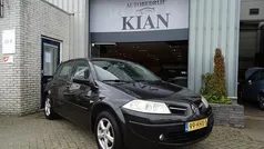 Zwart Gebruikt 2009 Renault Mégane III Business Hatchback | € 2.950 (Eerlijke prijs)