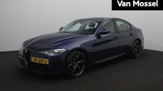 Blauw Gebruikt 2019 Alfa Romeo Giulia Super Sedan | € 25.995 (Eerlijke prijs)