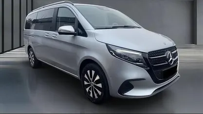 Occasion 2025 Mercedes V220 Style MPV | € 68.500 (Eerlijke prijs)