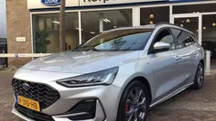Grijs Gebruikt 2022 Ford Focus ST-Line Stationwagen | € 22.950 (Eerlijke prijs)