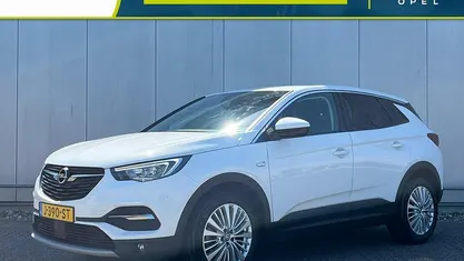 Wit Occasion 2020 Opel Grandland X Innovation SUV | € 17.385 (Eerlijke prijs)