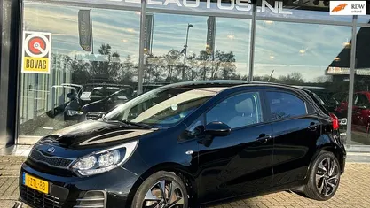 Zwart Gebruikt 2015 Kia Rio Hatchback | € 9.249 (Eerlijke prijs)