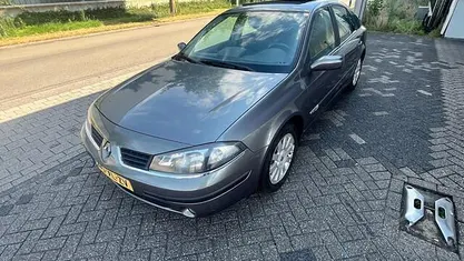 Grijs Gebruikt 2007 Renault Laguna III Business Hatchback | € 1.049 (Super prijs)