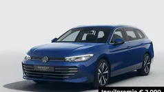 Blauw, metallic lak Nieuw 2025 VW Passat Business Stationwagen | € 46.980 (Super prijs)