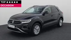 Zwart Gebruikt 2024 VW T-Roc Life SUV | € 31.940 (Eerlijke prijs)