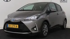 Grijs metallic Gebruikt 2019 Toyota Yaris Hatchback | € 16.950 (Eerlijke prijs)
