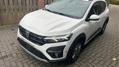 Wit Occasion 2022 Dacia Sandero Stepway Hatchback | € 9.500 (Super prijs)