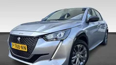 Grijs Gebruikt 2022 Peugeot e-208 Allure Hatchback | € 16.725 (Goede deal)