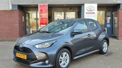 Gebruikt 2024 Toyota Yaris Hybrid Active Hatchback | € 23.499 (Eerlijke prijs)