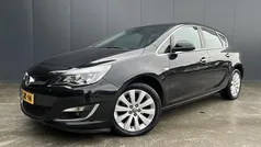 Zwart Gebruikt 2012 Opel Astra Sport Hatchback | € 6.750 (Eerlijke prijs)