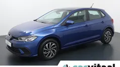 Blauw Gebruikt 2024 VW Polo Life Hatchback | € 22.940 (Goede deal)