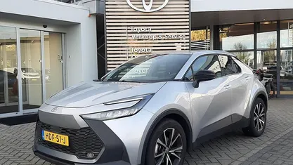 Occasion 2025 Toyota C-HR SUV | € 34.700 (Eerlijke prijs)