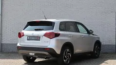 Gebruikt 2025 Suzuki Vitara Style SUV | € 28.699 (Eerlijke prijs)