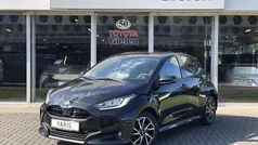 Zwart Gebruikt 2023 Toyota Yaris Hybrid Plus Hatchback | € 21.400 (Goede deal)