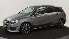 Grijs Gebruikt 2017 Mercedes B180 Ambition MPV | € 14.900 (Eerlijke prijs)
