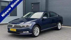 Blauw Gebruikt 2015 VW Passat Highline Sedan | € 12.450 (Goede deal)