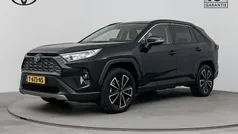 Zwart, metallic lak Gebruikt 2023 Toyota RAV4 SUV | € 41.950 (Eerlijke prijs)