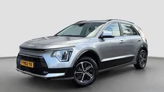 Grijs Gebruikt 2023 Kia Niro SUV | € 28.950 (Eerlijke prijs)