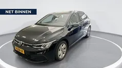 Zwart Gebruikt 2023 VW Golf VIII Life Hatchback | € 23.940 (Eerlijke prijs)
