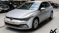 Zilver Gebruikt 2021 VW Golf VIII Active Sedan | € 26.980 (Eerlijke prijs)