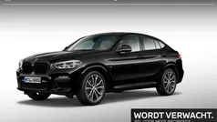 Saphirschwarz metallic (zwart metallic) Gebruikt 2021 BMW X4 Executive SUV | € 48.900 (Goede deal)