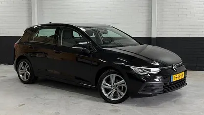 Occasion VW Golf VIII IQ Drive 131 PK (96 kW) 2020 Hatchback