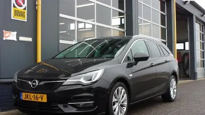 Gebruikt 2020 Opel Astra Elegance Stationwagen | € 17.885 (Eerlijke prijs)