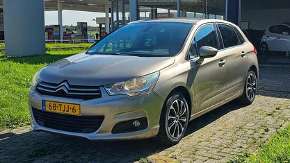 Beige Occasion 2012 Citroën C4 Tendance Hatchback | € 6.950 (Eerlijke prijs)