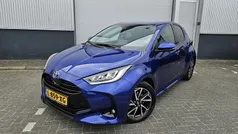 Blauw Gebruikt 2021 Toyota Yaris Hybrid Hatchback | € 19.800 (Eerlijke prijs)