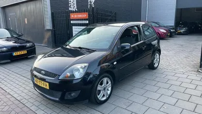 Occasion Ford Fiesta Futura 69 PK (50 kW) 2007 Zwart, metallic lak Hatchback