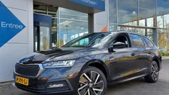 Zwart Gebruikt 2022 Skoda Octavia Business Line Stationwagen | € 24.950 (Goede deal)
